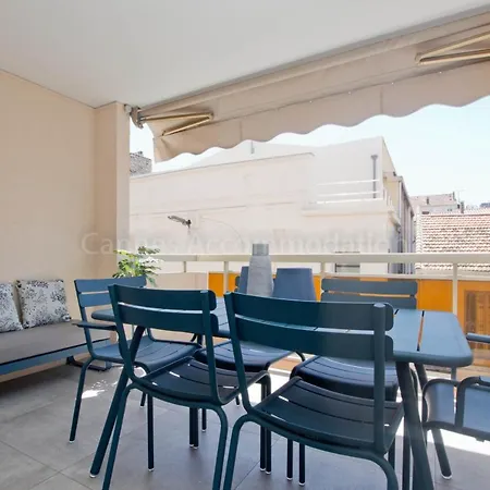 Blue Bay Apartment *